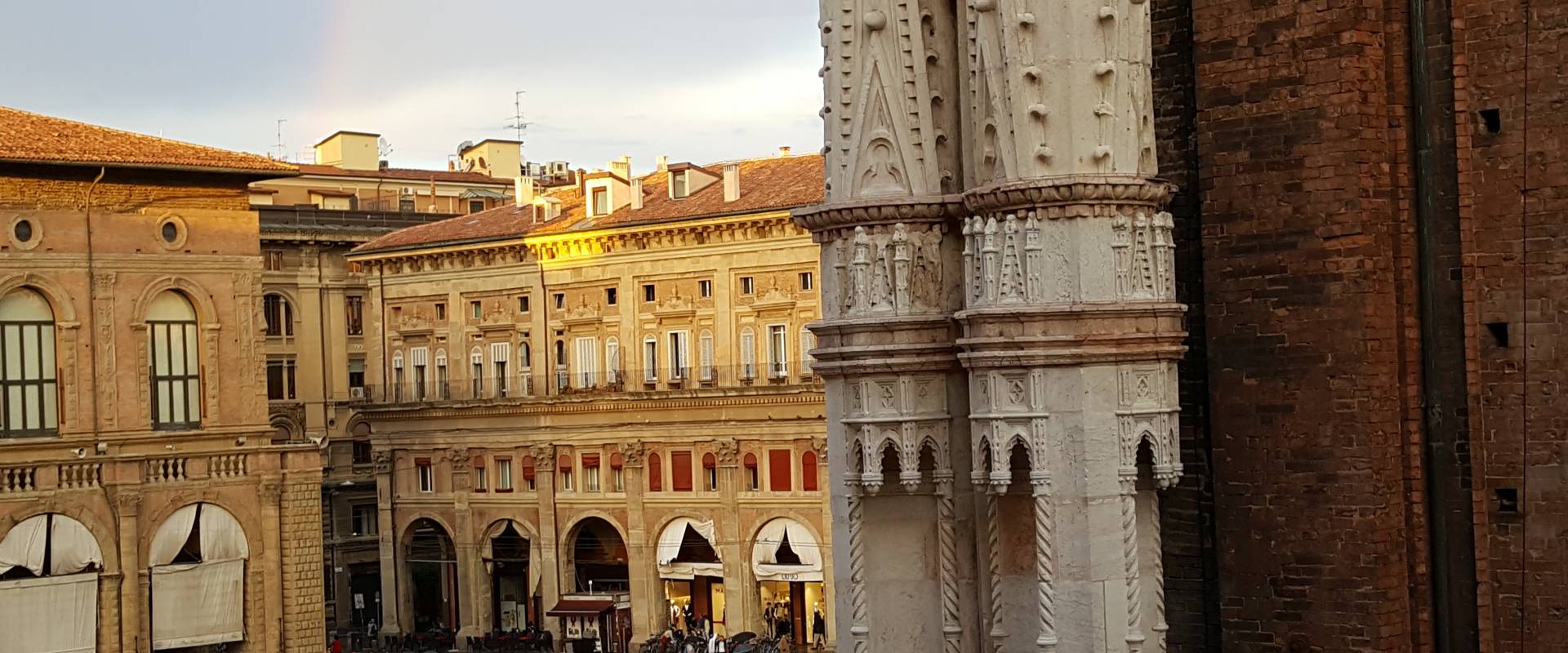Bologna. Piazza Maggiore da Palazzo Notai 3 foto di Raffacossa